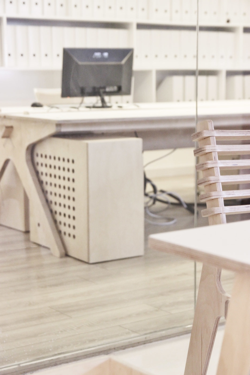 Mill Architects studio with Lean Desks and Valovi chairs