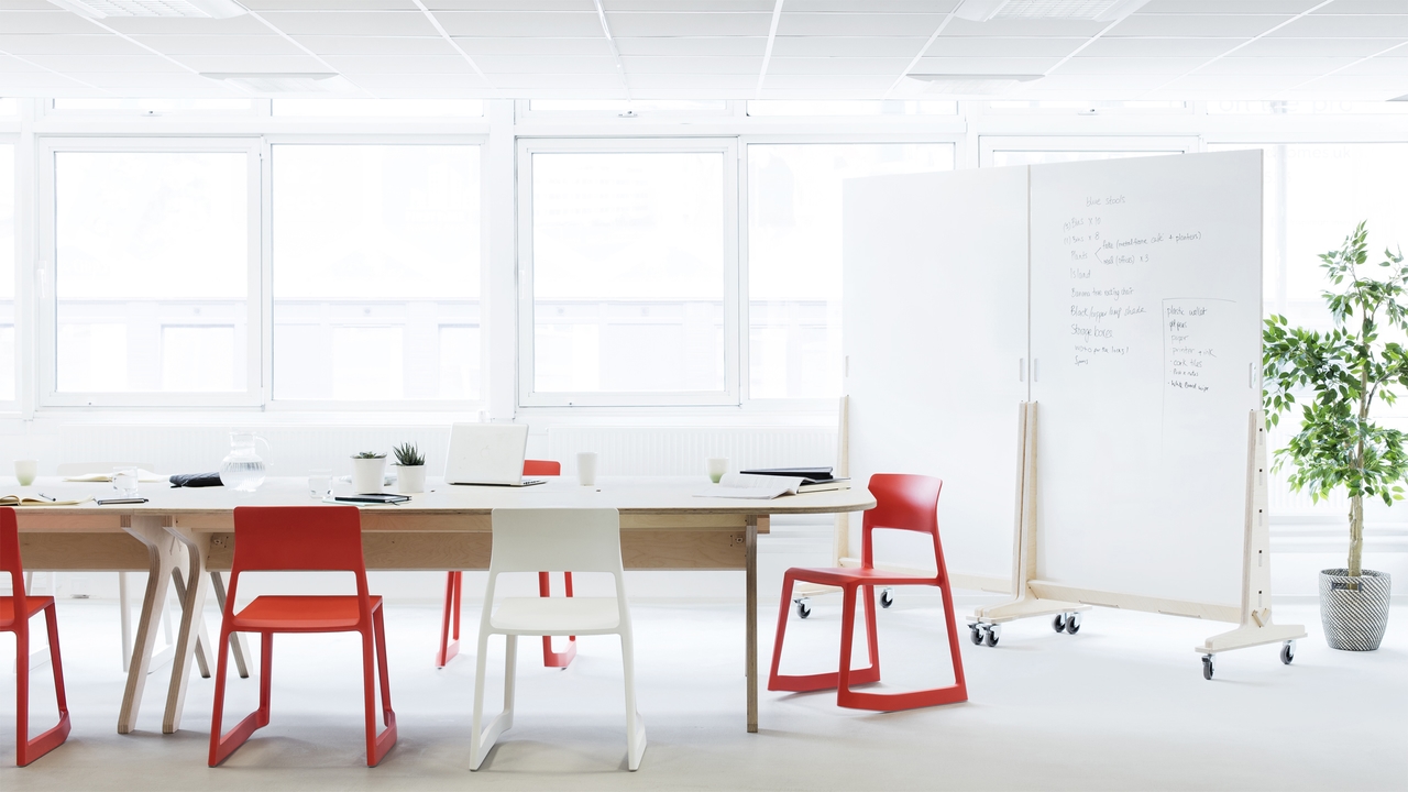 web20160509_Opendesk_Collaboration-Table-Divide-Whiteboard_TOMORROW_Croydon_R-Gardiner_RG801c_0039-copy-2.jpg