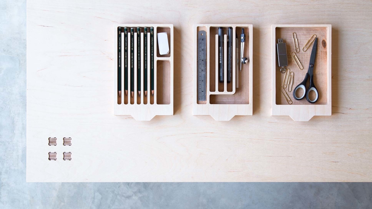 Layout Table storage trays