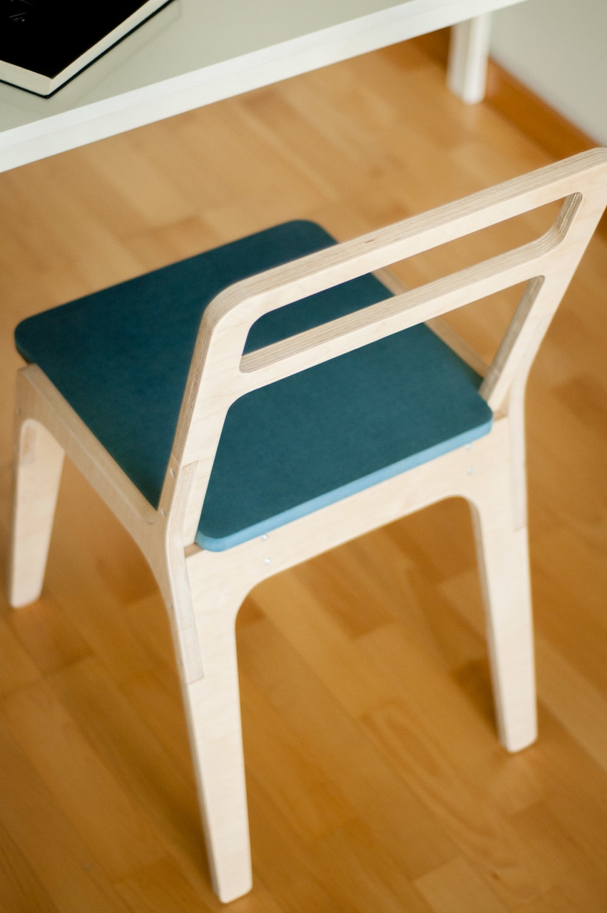 View of the back of the Slim Chair designed by Jose Pacheco for Opendesk