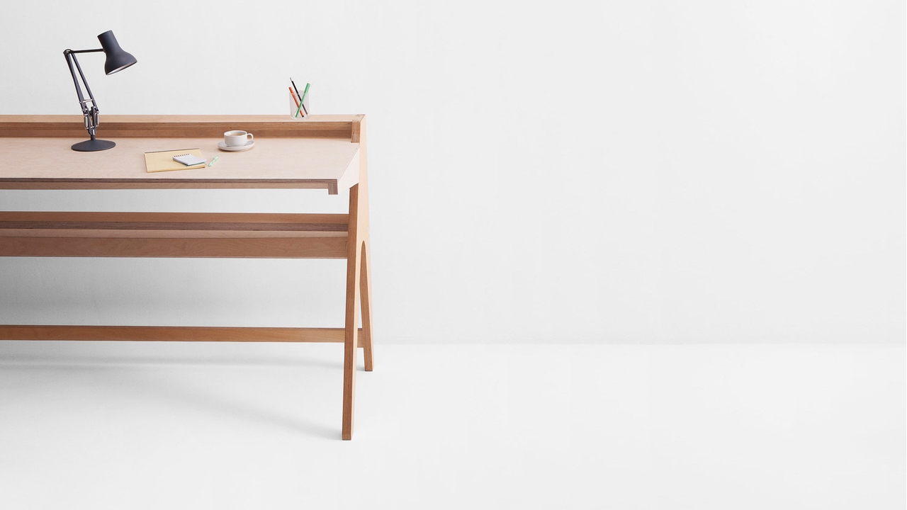 General view of the Lift Standing Desk in raised position.