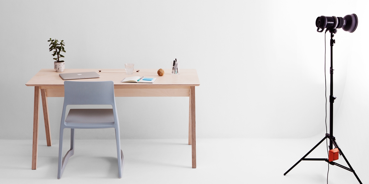 Compact single person desk